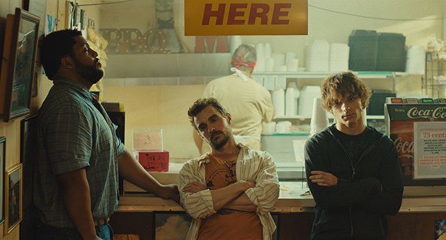 Idiotas estreia nos cinemas com Dave Franco, O'Shea Jackson Jr. e Mason Thames
