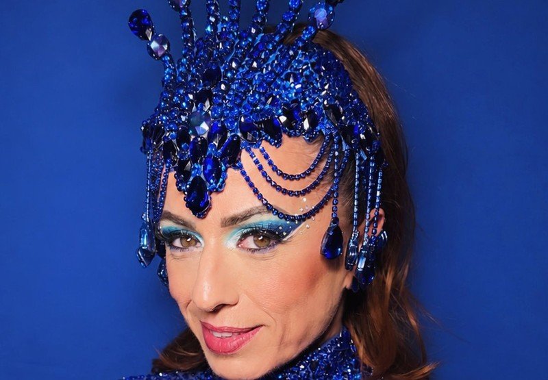 Tatiana Breia brilha como Guardiã do Falcão na final de samba do Arranco