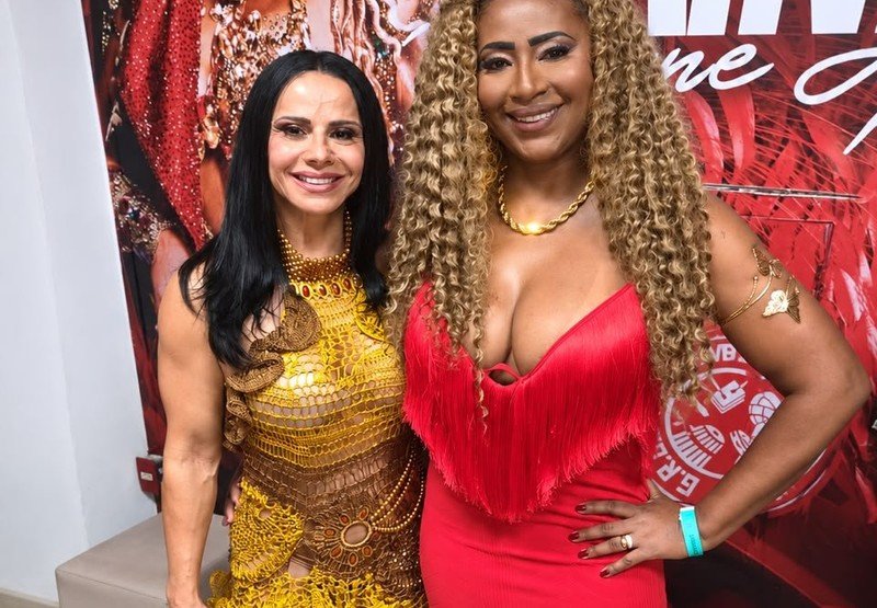 Angel Vilas Boas cai no samba do Salgueiro e tieteia Viviane Araújo
