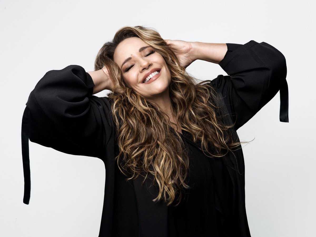 ANA CAROLINA CELEBRA 25 ANOS DE CARREIRA COM A TURNÊ 25 ANAS NO QUALISTAGE