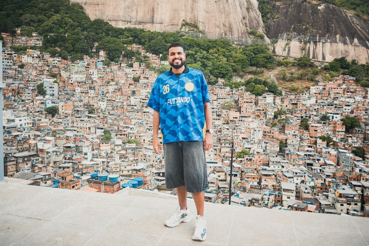 Yan comanda Dia das Crianças com brinquedos, alimentos e música na Zona Oeste