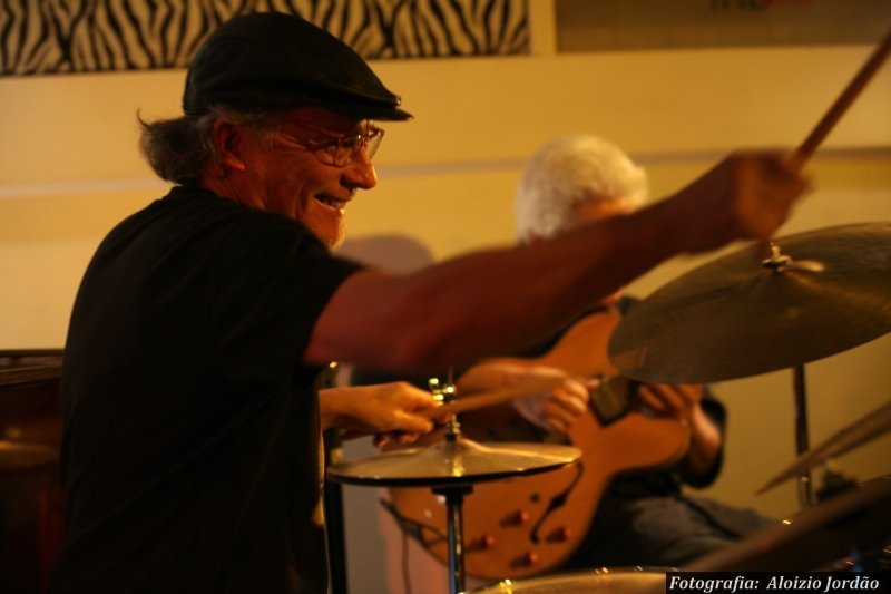 Lenda da bateria, Pascoal Meirelles apresenta novo show em Ipanema