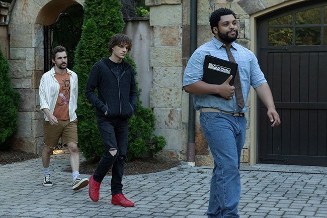 Dave Franco, O'Shea Jackson Jr. e Mason Thames enfrentam roadtrip caótica em Idiotas