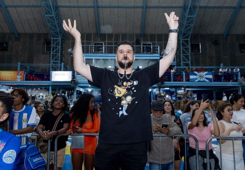 Vila Isabel abre disputa de 14 sambas para escolher o hino do Carnaval 2027