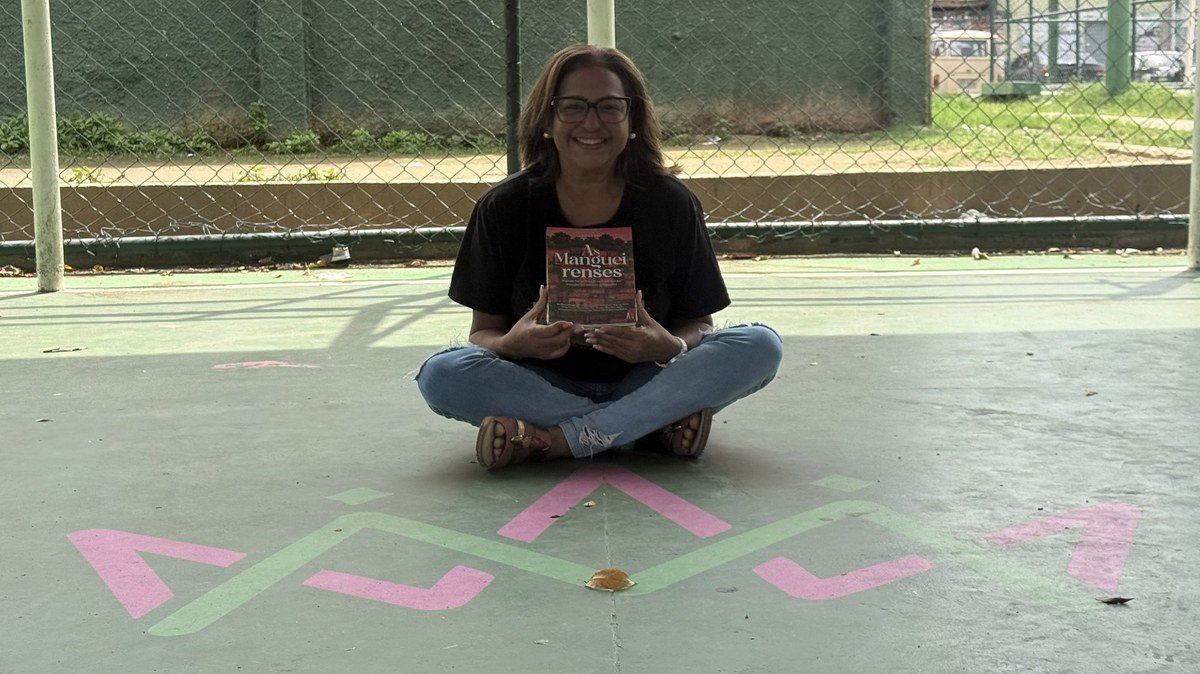 Com prefácio de Alcione e Guanayra Firmino, livro escrito a partir de relatos de mulheres do Morro da Mangueira é lançado na quadra da Estação Primeira
