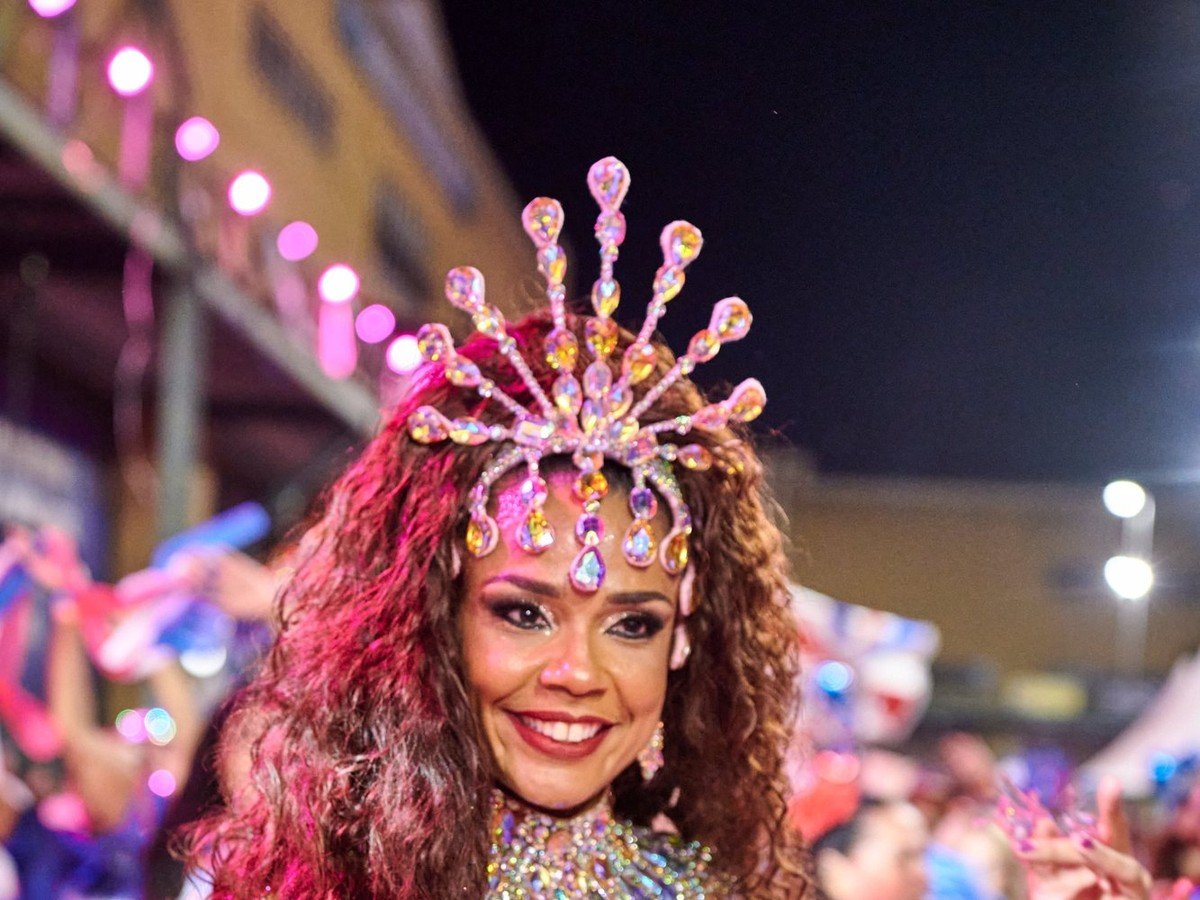 Médica que é rainha de bateria prova que samba e saúde andam juntos