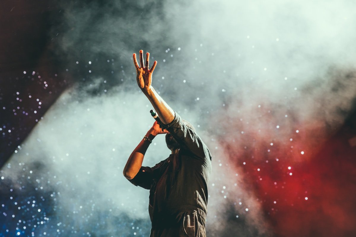 Rock in Rio celebra o Dia Mundial do Rock com programação que reúne lendas e novos nomes do gênero