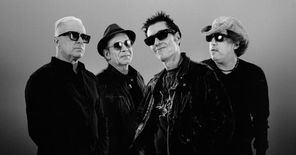 Capital Inicial celebra Renato Russo no Palco Sunset