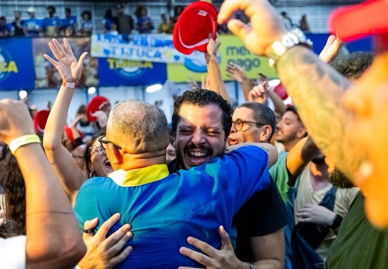 Ian Ruas, Caio Miranda e José Carlos vencem a disputa de samba da Tijuca para 2027