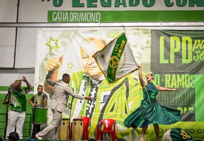 Imperatriz define finalistas do samba com feijoada e festa em Ramos no sábado